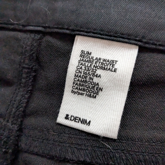 Vintage 2000's, H&M, dark black, a bit strechy, skinny jeans. - Picture 8 of 9